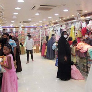 দোকানপাট ও শপিং মল খোলার সময়সীমা পুনর্বিবেচনার দাবি ব্যবসায়ীদের