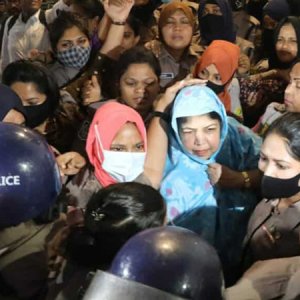 শিরীন শারমিনকে ঘিরে আইনজীবীদের ‘জয় বাংলা’ স্লোগান