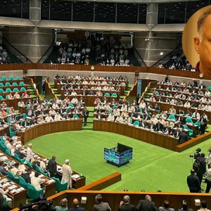 মজুত পর্যাপ্ত, তেলের দাম বাড়বে কিনা সিদ্ধান্ত মে মাসে: জ্বালানিমন্ত্রী