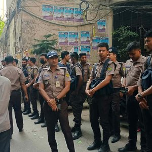 শিরীন শারমিন চৌধুরীকে ঘিরে আদালতে নিরাপত্তা জোরদার