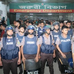 ঢাকা মেডিক্যালে সংঘর্ষ: ৩ ঘণ্টা পর জরুরি বিভাগে সেবা চালু