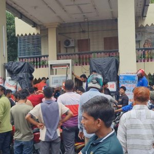 পাম্পে তেল না পাওয়ায় সাড়ে ৪ ঘণ্টা বিদ্যুৎ বন্ধ, দুর্ভোগ