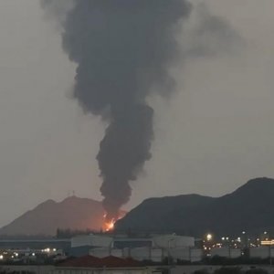 মধ্যপ্রাচ্যের যুদ্ধের ধাক্কা কীভাবে সামলাবে বাংলাদেশ