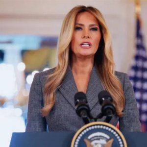 এপস্টাইনের সঙ্গে সম্পর্কের অভিযোগ উড়িয়ে দিলেন মেলানিয়া ট্রাম্প