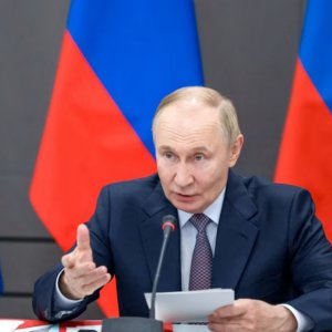 ‘সাময়িক’ যুদ্ধবিরতির ঘোষণা পুতিনের