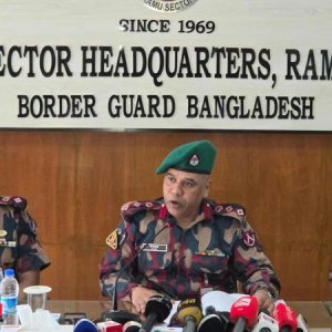 নাইক্ষ্যংছড়ি সীমান্তে বিজিবির বিশেষ অভিযান, অ্যান্টি-পার্সোনেল মাইন ও বিস্ফোরক উদ্ধার