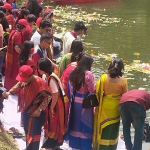 রমনায় ভাসলো বিজুর ফুল