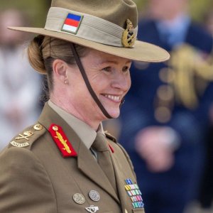 অস্ট্রেলিয়ার প্রথম নারী সেনাপ্রধান সুজান কয়েল