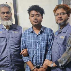 ক্রেডিট ও ডেবিট কার্ড প্রতারণা চক্রের এক সদস্য গ্রেফতার