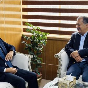 তথ্যমন্ত্রীর সঙ্গে ভারতীয় হাইকমিশনারের সাক্ষাৎ