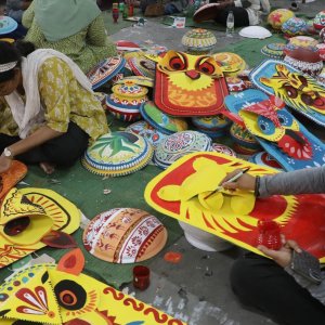 নতুন বছরকে বরণে রাজশাহীতে নানা প্রস্তুতি