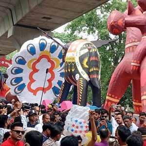 নববর্ষকে বরণ করতে বৈশাখী শোভাযাত্রা শুরু