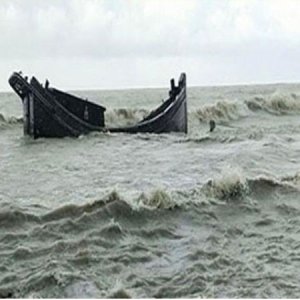 আন্দামান সাগরে ট্রলারডুবিতে বাংলাদেশিসহ নিখোঁজ ২৫০ আন্দামান সাগরে ট্রলারডুবিতে বাংলাদেশিসহ নিখোঁজ ২৫০