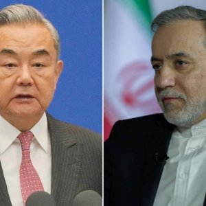 ইরানকে হরমুজ প্রণালি খুলে দেওয়ার আহ্বান চীনের