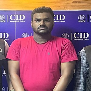 লোগো-নাম নকল করে অর্থ আত্মসাৎ, যুবক গ্রেফতার 