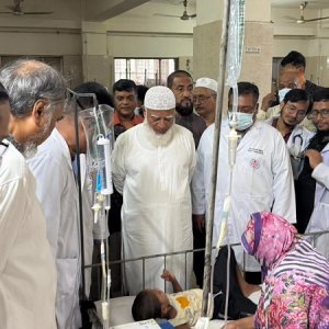 হাম আক্রান্ত শিশুদের দেখতে হাসপাতালে জামায়াত আমির