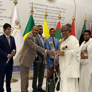 সৌদি আরবে পৌঁছেছে বাংলাদেশের প্রথম হজ ফ্লাইট