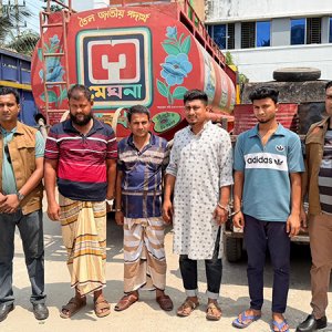 নোয়াখালীতে ১৪০০ লিটার ডিজেলসহ গ্রেফতার ৪