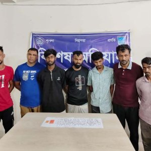 ডিবির অভিযানে ৭ মাদক ব্যবসায়ী গ্রেফতার