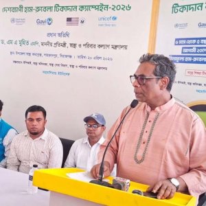 অন্তর্বর্তী সরকারের ভুল নীতিতে টিকাদান কর্মসূচি ব্যাহত হয়েছে: এম এ মুহিত