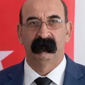 গোঁফের জাদুতেই ভাইরাল