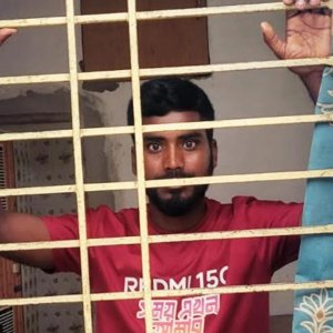 এসআইকে ‘ম্যাডাম’ ডাকায় হাজতে পিকআপচালক, দিতে হলো মুচলেকা