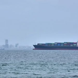 হরমুজে যেসব দেশের জন্য ট্রানজিট ফি ছাড় দিলো ইরান