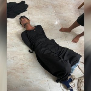 রাজধানীতে ঘরে ঢুকে ছুরি ঠেকালো গলায়, একাই রুখলেন ৭৮ বছরের বৃদ্ধ