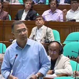 ‘জরুরি সেবায় নিয়োজিতদের জ্বালানি তেলের রেশনিং তুলে নেওয়া হয়েছে’