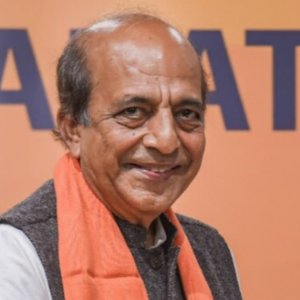 হাইকমিশনার হয়ে ঢাকায় আসছেন দীনেশ ত্রিবেদী 