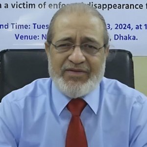 আমার অধীনে বন্দি ছিলেন শেখ হাসিনা: ট্রাইব্যুনালকে আযমী