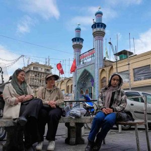 যুদ্ধের পর কতটা বিপর্যস্ত ইরানের অর্থনীতি