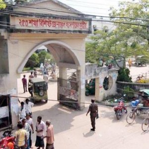 ছেলেকে হামের টিকা দিতে নেওয়ার পথে মায়ের মৃত্যু 