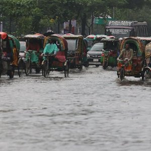বৃষ্টিতে জলাবদ্ধতায় নগরীতে ভোগান্তি 