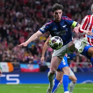 দুই পেনাল্টির ম্যাচে আর্সেনাল-অ্যাতলেতিকোর ড্র