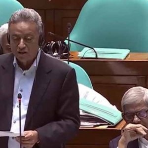 গভর্নরের পারফরমেন্স দেখতে বিরোধী দলকে অপেক্ষা করতে বললেন অর্থমন্ত্রী