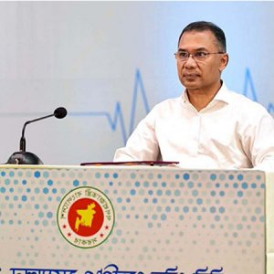প্রধানমন্ত্রীর জন্য বাসভবন নির্মাণের নির্দেশনা চেয়ে রিট