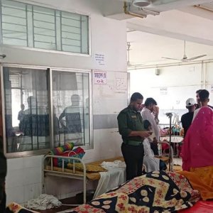 হাসপাতালে অক্সিজেন সিলিন্ডার মাথায় পড়ে রোগীর মৃত্যু