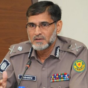 রাজধানীতে শীর্ষ সন্ত্রাসীদের তালিকা হালনাগাদ করছে ডিএমপি