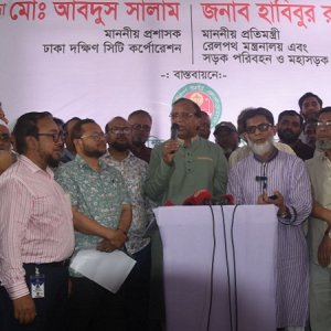 পথচারী ও যান চলাচল ঠিক রেখেই হকার পুনর্বাসন: ডিএসসিসি প্রশাসক