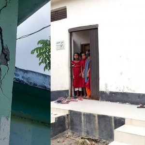 বিদ্যালয়ের ভবনে ফাটল, ঝড়ের সময় অন্যত্র আশ্রয় নিলো শিক্ষার্থীরা