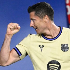 শিরোপার আরও কাছে বার্সা
