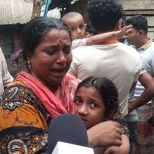 স্কুলপড়ুয়া নাতিকে নিয়ে রাস্তা পার হচ্ছিলেন দাদি, বাসের ধাক্কায় দুজনই নিহত