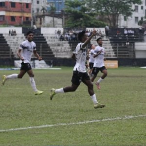 বজ্রবৃষ্টির ম্যাচে ৩ গোলে জিতলো মোহামেডান 