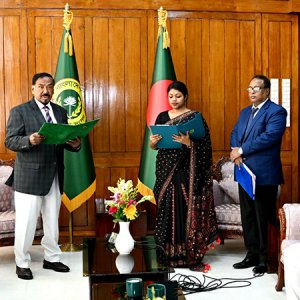 শপথ নিলেন নুসরাত তাবাসসুম