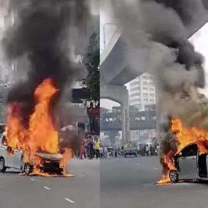 ফার্মগেটে চলন্ত মাইক্রোবাসে আগুন