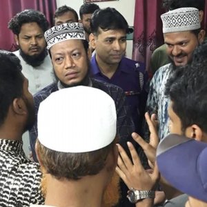 এমপি আমির হামজাকে অবরুদ্ধ করেছে কারা, আসল ঘটনা কী