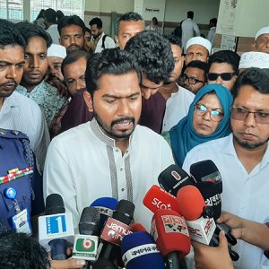 জনগণের টাকায় ডাক্তার হয়ে পেশার জায়গা দায়িত্ব পালন করেন: নুরুল হক