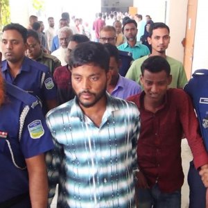 ধর্ষণের দায়ে তিন যুবকের মৃত্যুদণ্ড ও দুই লাখ টাকা জরিমানা