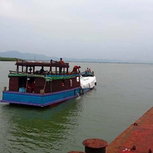 এক বছর পর সীমান্তবাণিজ্য চালু, মিয়ানমারে গেলো আলু